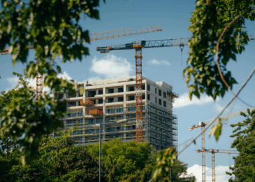 La falta de vivienda asequible desacelera las ventas, pero el precio subirá un 7% en 2026